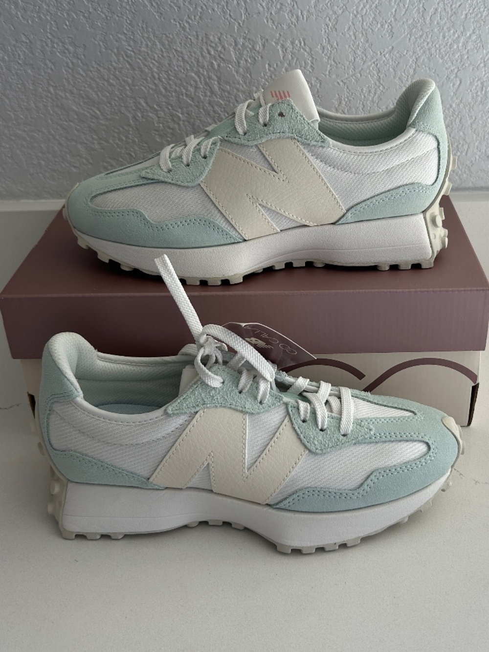 New Balance 327 Calia Women’s Pale Aqua/White Retro Runner Sneakers Size 7 NWB